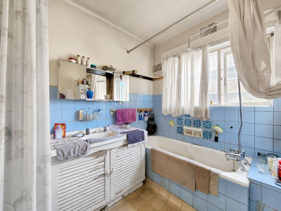 2 Bedroom Property for Sale in Sea Point Western Cape